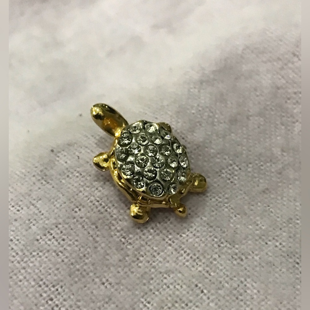 NWOT Adorable Crystal Turtle Pin